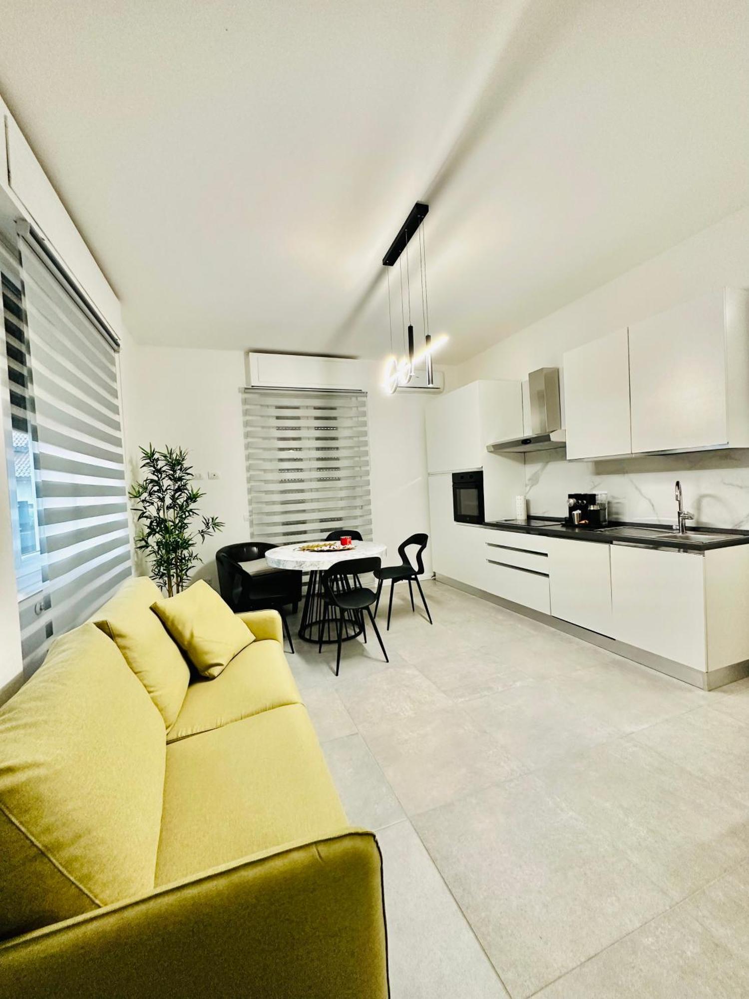 Appartamento Dolce Vita - Free Parking Como Ngoại thất bức ảnh